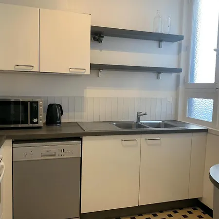 Apartment 2 Avec Parking, Proche Metro *