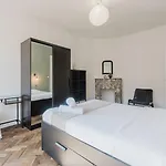 2 Avec Parking, Proche Metro Апартаменты