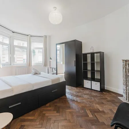 2 Avec Parking, Proche Metro Rijsel